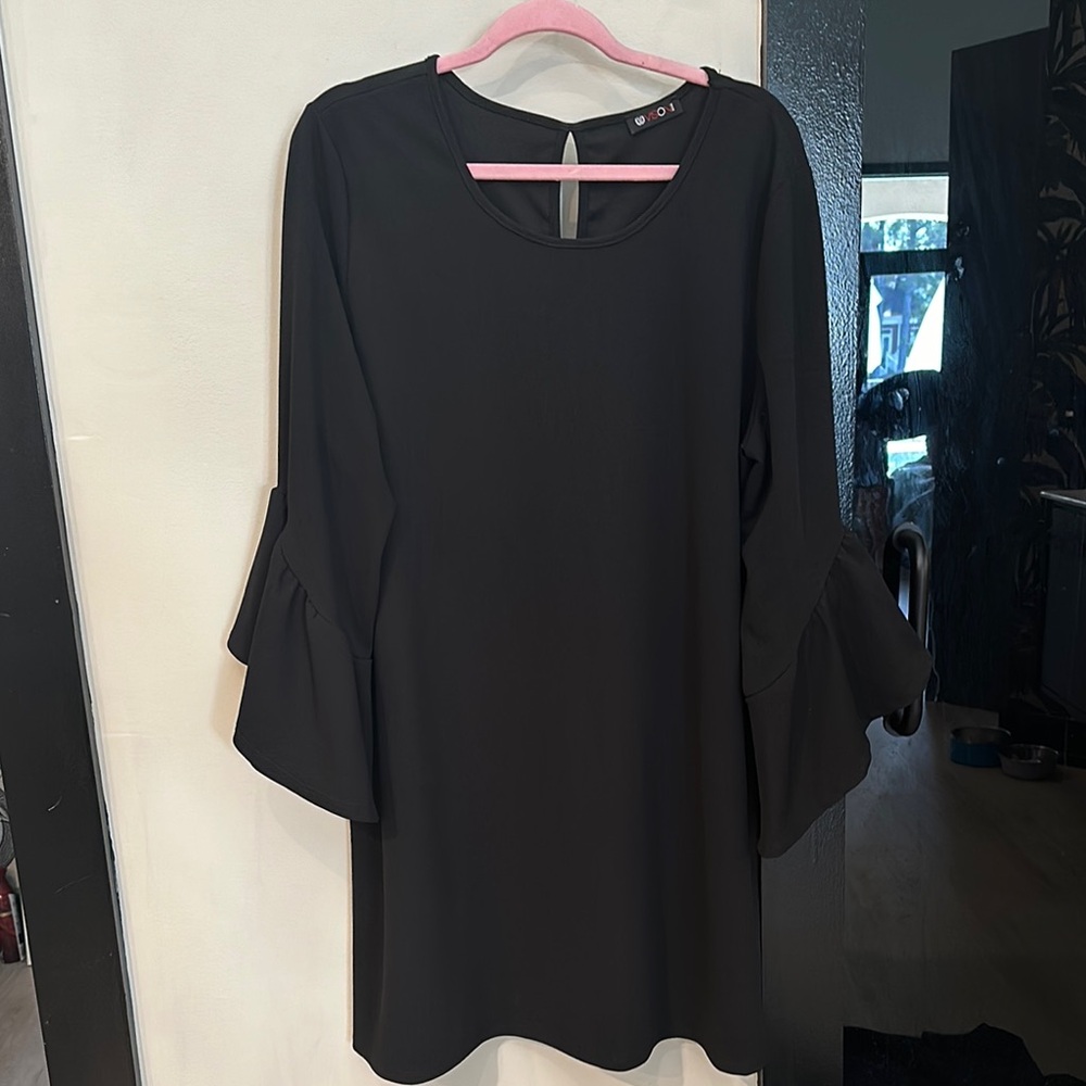Vision Ruffle Sleeve Dress